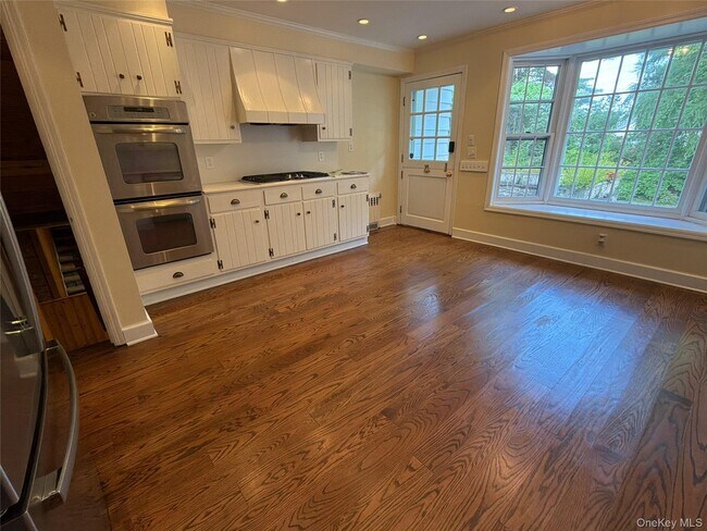 Building Photo - 6 Raven Way