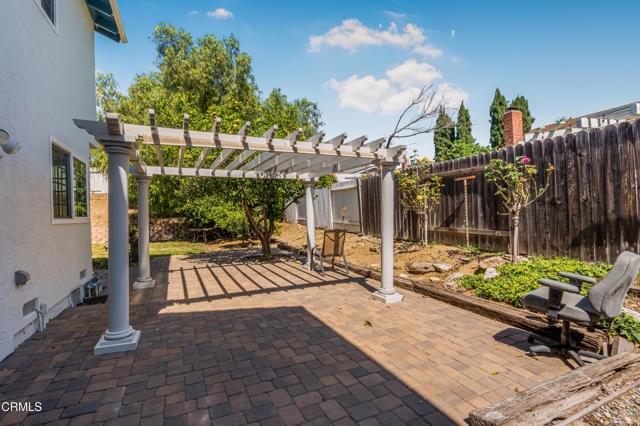 Building Photo - 327 Bethany St