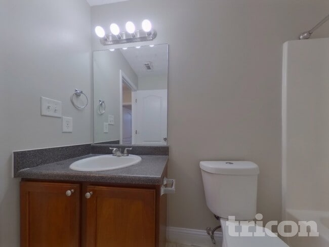 Building Photo - 1801 Fawn Ct