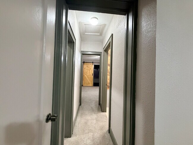 Building Photo - "Charming 2-Bedroom Retreat with Spacious 1411 sq. ft. Layout on Baylor Street, Lubbock!"