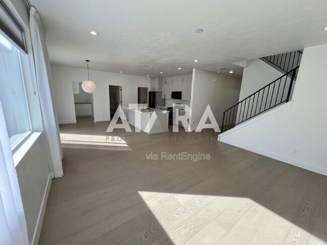 Building Photo - 955 S 850 W