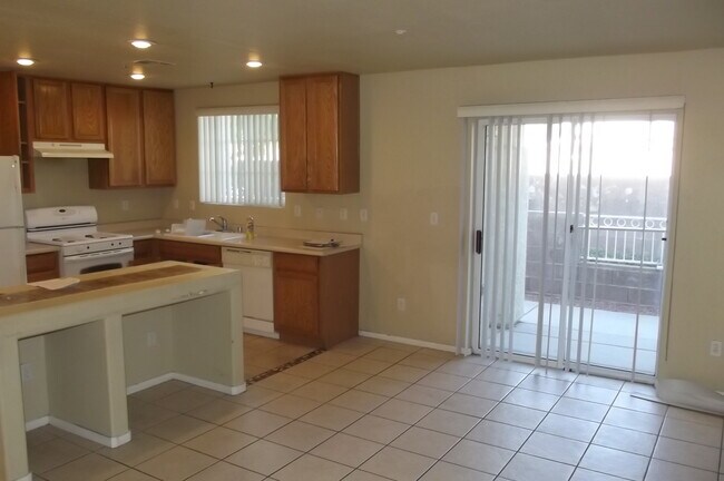 Building Photo - Condo in Gated Genevieve Court