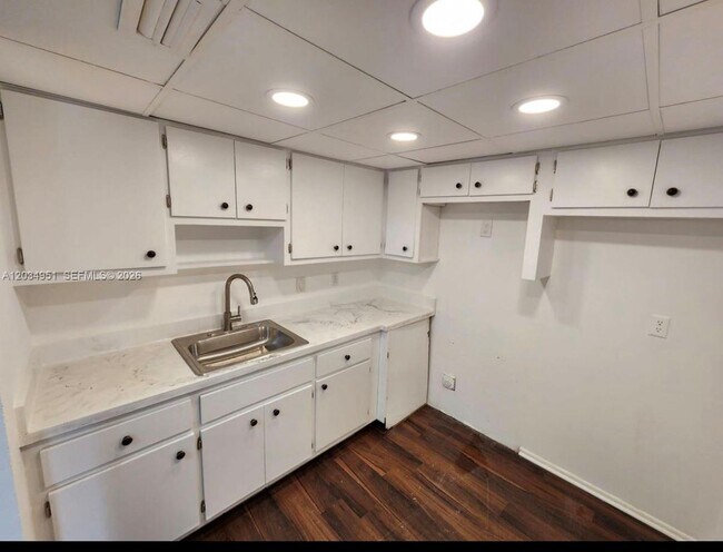Building Photo - 3061 NW 47th Terrace