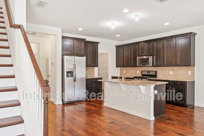 Building Photo - 2637 Miranda Dr