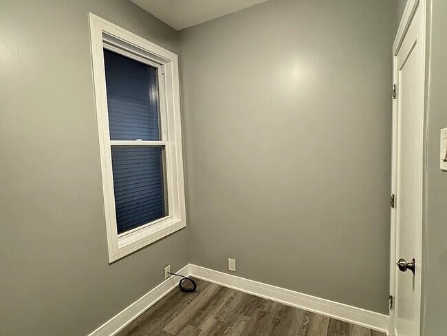 Building Photo - 2233 N Southport Ave