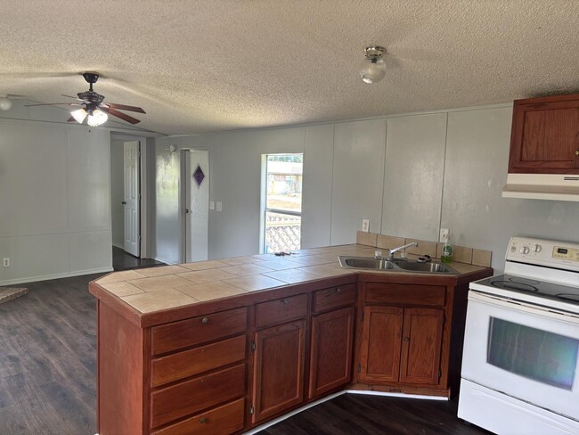 Building Photo - 601 Lubbock St