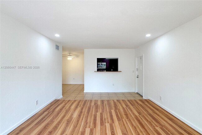 Building Photo - 13898 SW 90th Ave