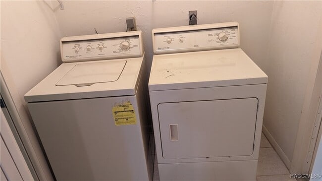 Building Photo - 52 S J Kellner Blvd