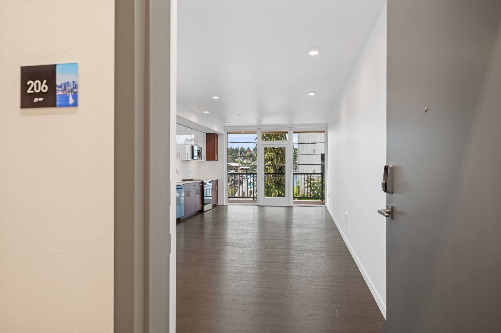 Interior Photo - Flow Eastlake Apartments