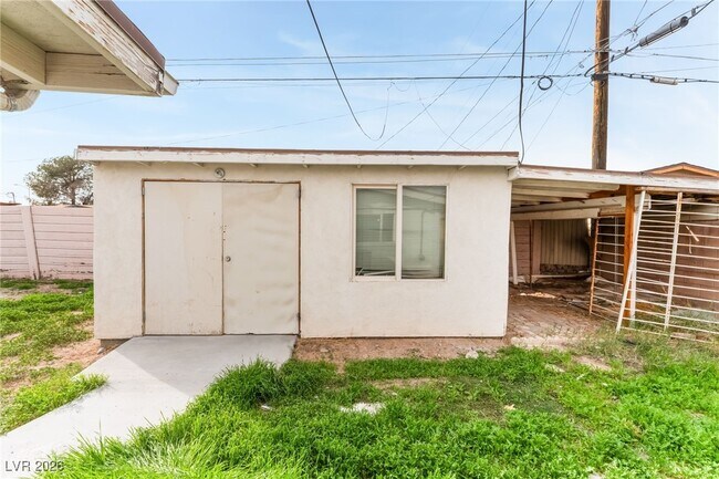 Building Photo - 1109 Tumbleweed Ave