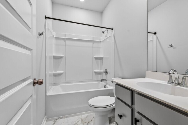 Building Photo - Modern Living in Summerville