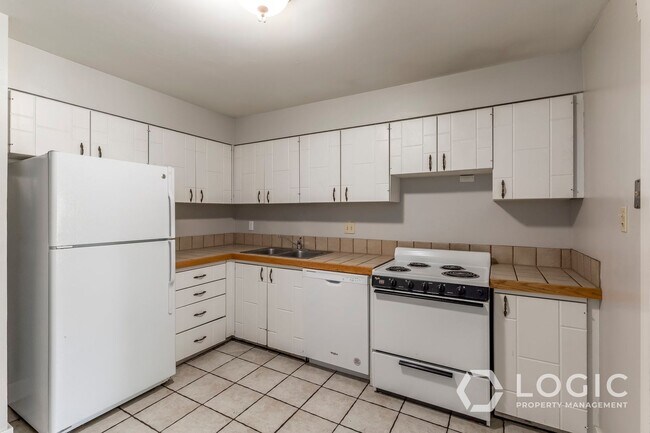 Building Photo - Great Condo in Prime Location!