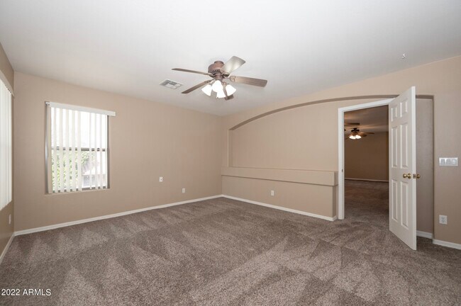 Building Photo - 2684 E Birchwood Pl