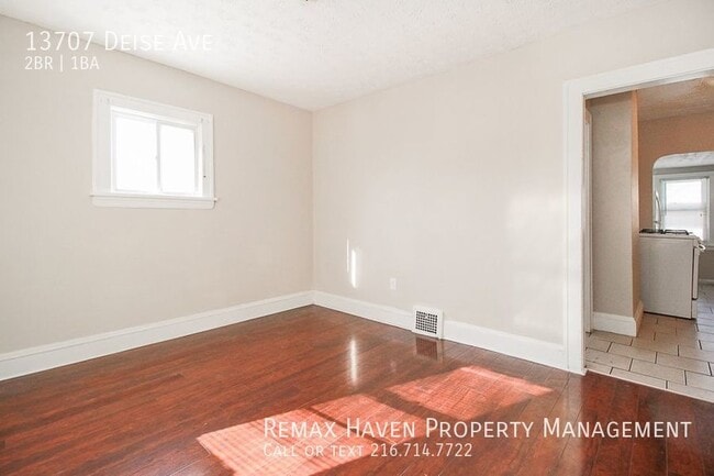 Building Photo - 13707 Deise Ave (UP) Cleveland, OH 44110? ...