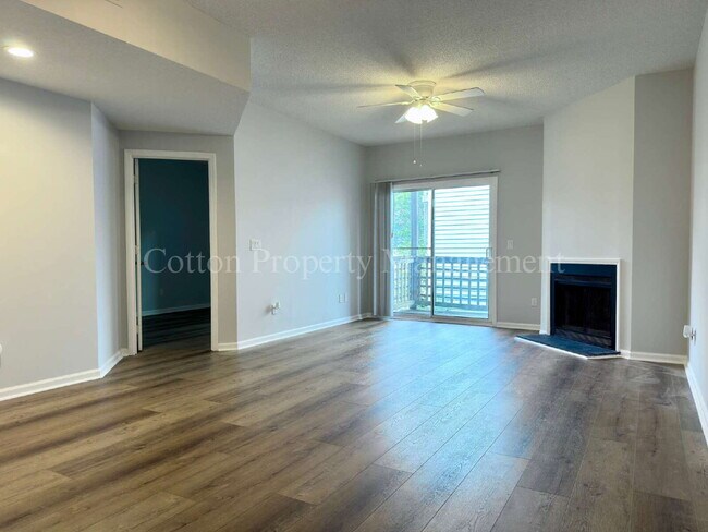 Building Photo - 2BR/2BA Condo off Wilshire Blvd - Beautifu...