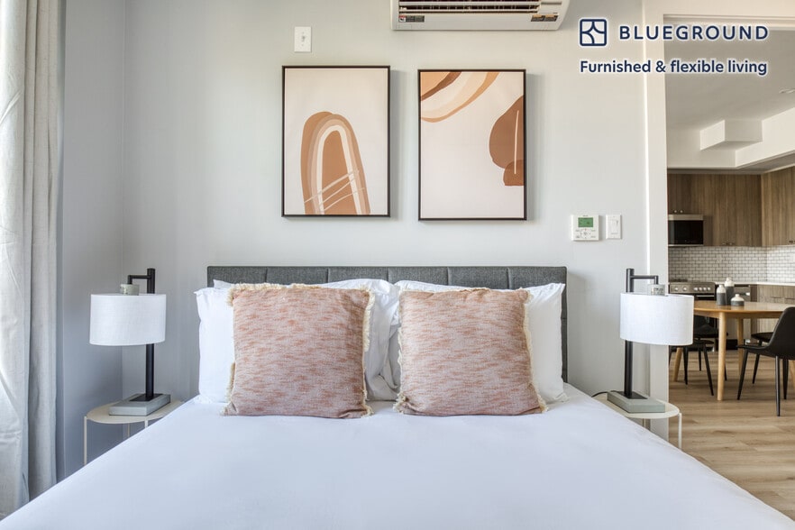 Building Photo - 68 Gold St