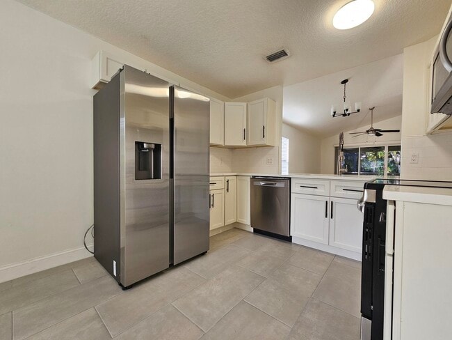 Building Photo - 5344 Edenwood Ln