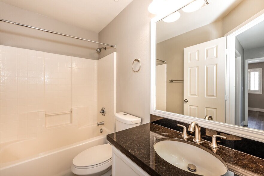 Building Photo - 9327 Pyrope Ct