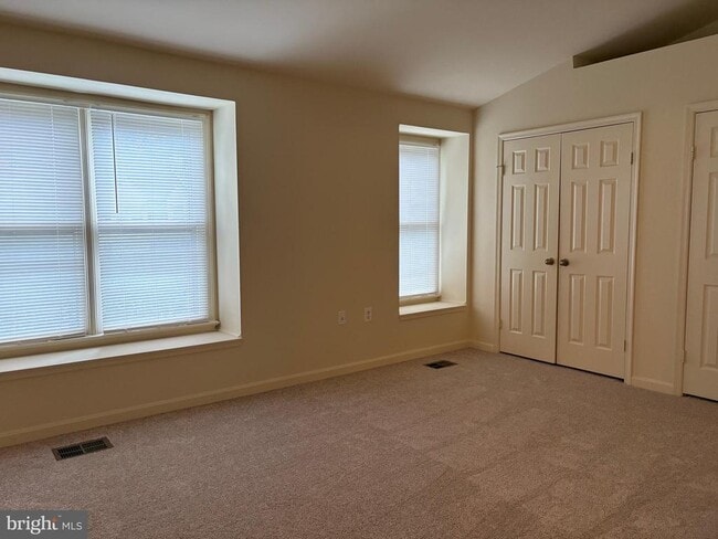 Building Photo - 5604 Gresham Ln