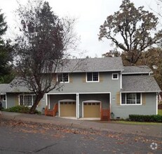 Building Photo - 3 bedroom 2 bath Cottage grove townhome