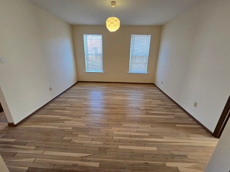 Living Room - 6273 Delmar Blvd