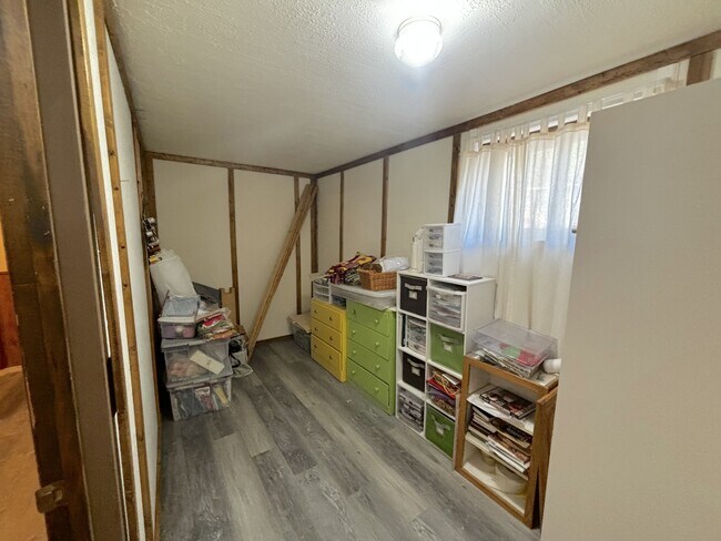 Building Photo - 580 W Abajo Dr