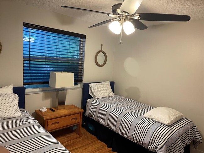 Building Photo - 9871 NW 2nd Ct