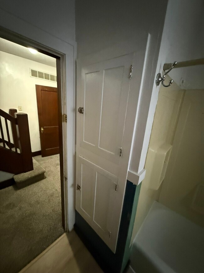 Building Photo - 1201 SW Garfield Ave