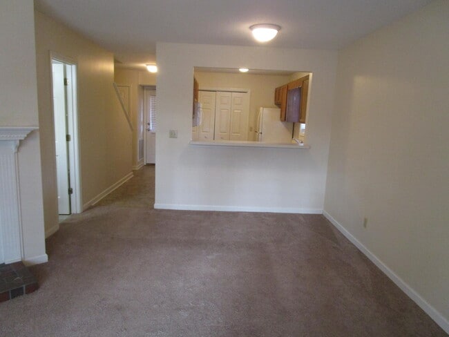 Building Photo - 645 Archdale Dr