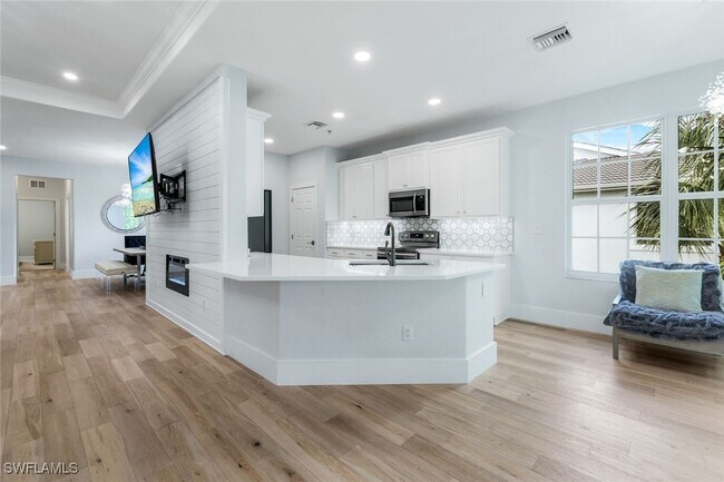 Building Photo - 12858 Carrington Cir