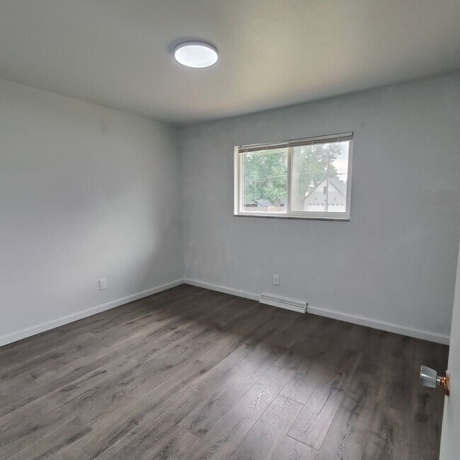 Building Photo - 2 Bedroom in North Boulder Triplex