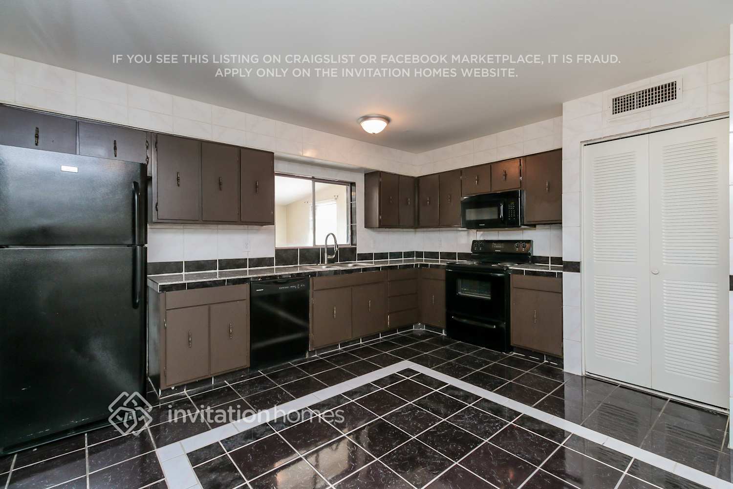 Building Photo - 6910 W Rancho Dr