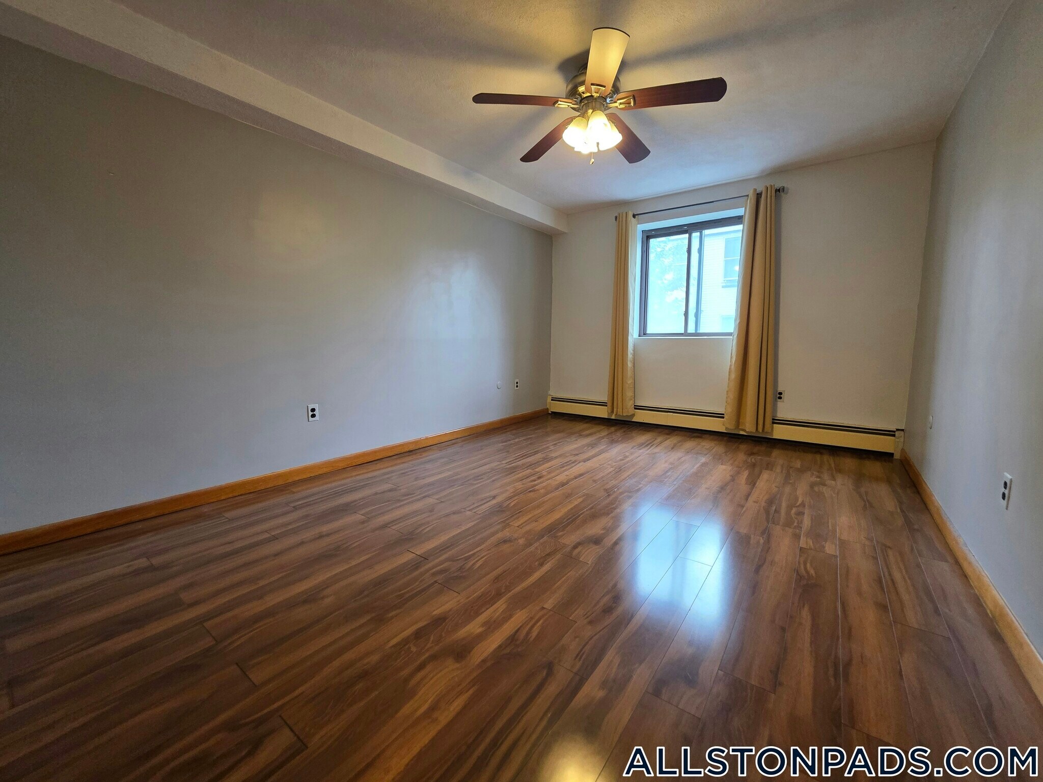 Building Photo - 28 Brentwood St
