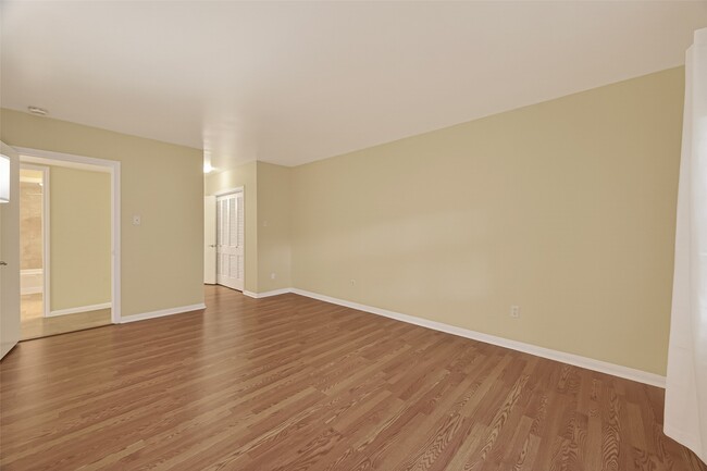Building Photo - 2600 Bellefontaine