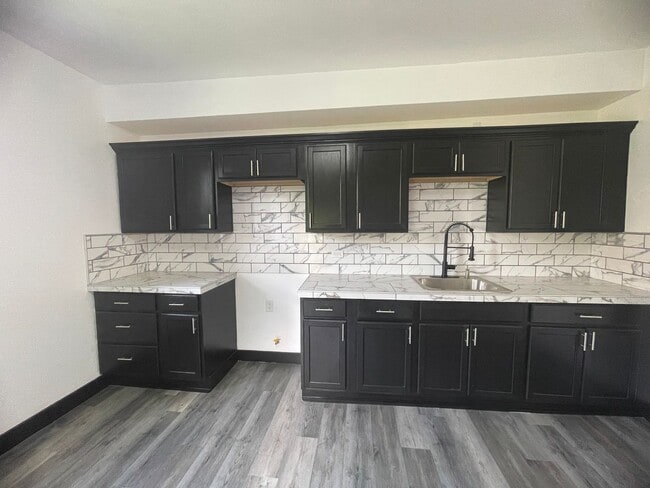 Primary Photo - Newly updated 2 bedroom apartment for rent!