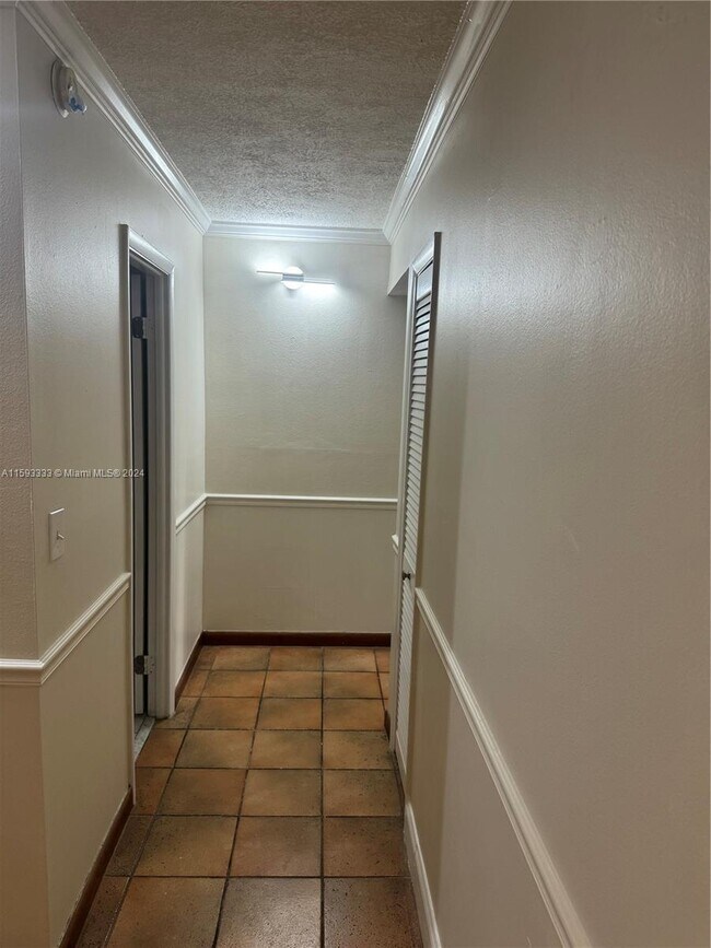 Building Photo - 14820 Naranja Lakes Blvd