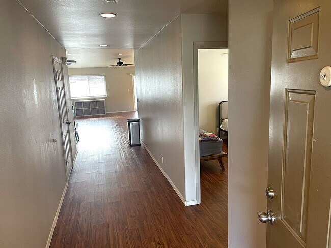 Building Photo - Beautiful 3-Bedroom, 2-Bath Single-Level H...