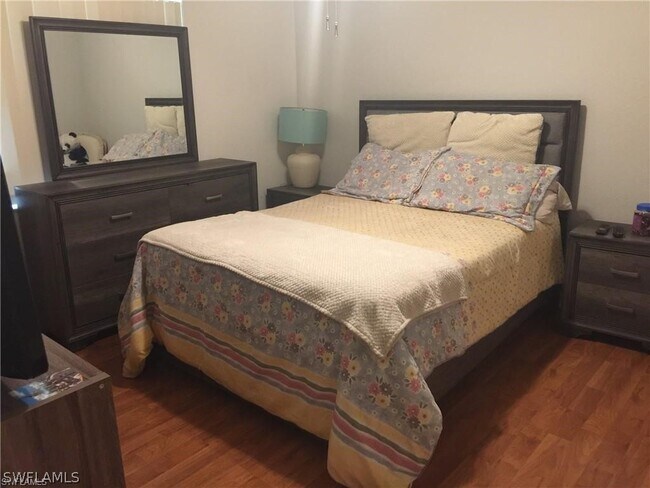 Building Photo - 8271 Key Royal Cir