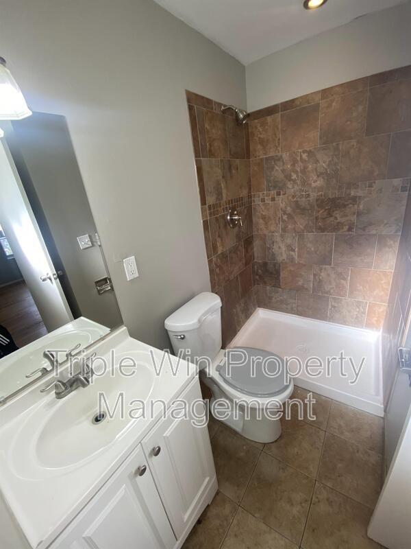 Building Photo - 14655 Fox Manor Dr