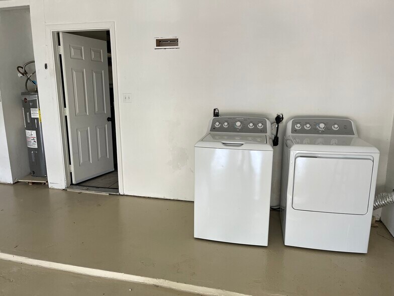 Building Photo - 3503 Canterbury Dr