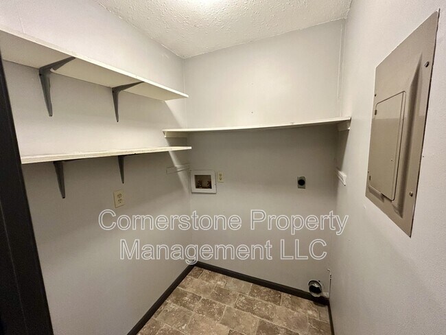 Building Photo - 1235-37 Spruce Street - 1237