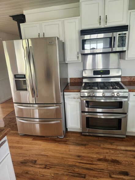 Stainless appliances - 2190 Piiholo Rd