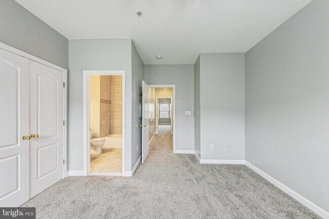 Building Photo - 3274 Amazon Ln