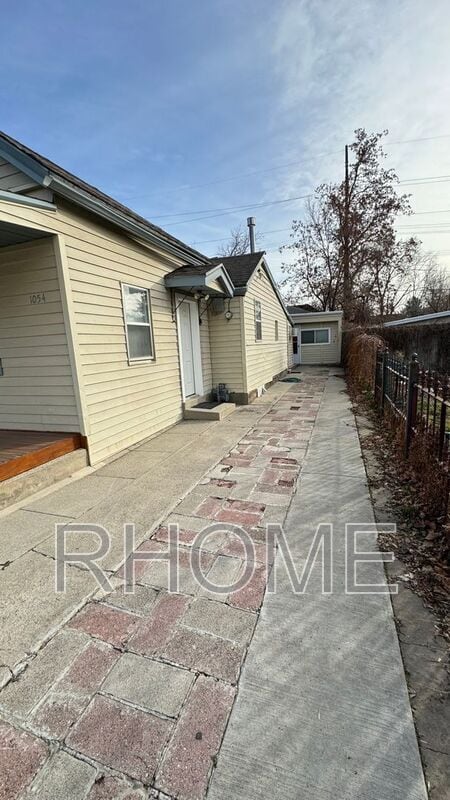 Building Photo - 1054 Wilson Ave S