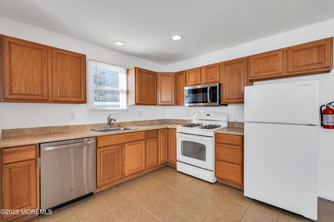 Building Photo - 315 Elizabeth Ave