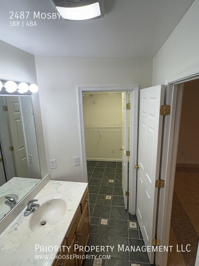 Building Photo - 2487 Mosby Ct