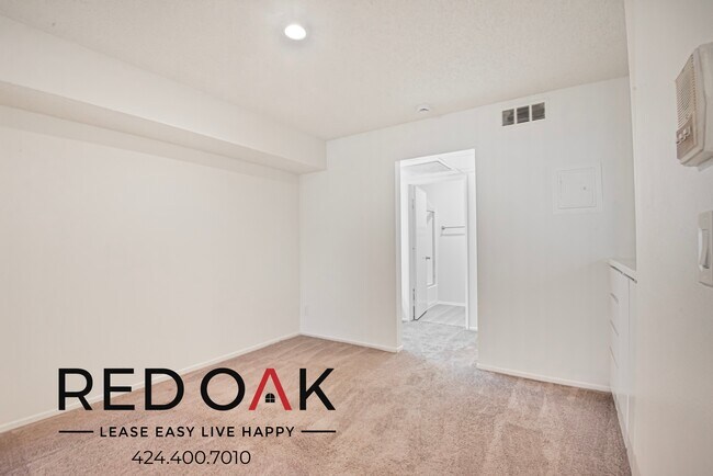 Building Photo - 8309 Cedros Ave