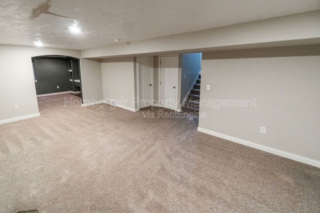 Building Photo - 6415 S Woodland Ct