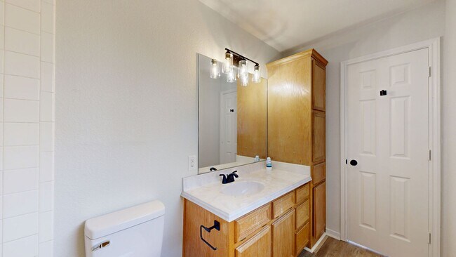 Building Photo - 1406 Van Zanten Ct