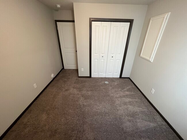 Building Photo - 5207 Foxfield Dr NW